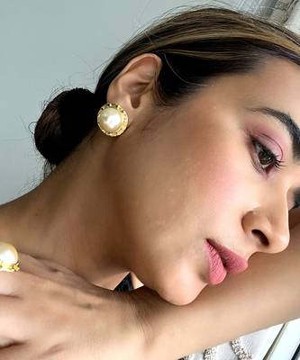 gold pearl luxe stud earrings for women 4