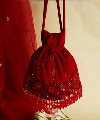 Red velvet potli bag 1