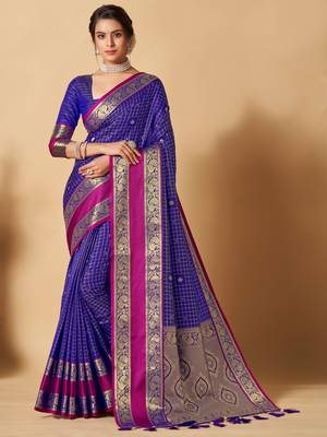 Charming soft kanjivaram silk blend Saree with rich golden zari weaves on pallu & border 1