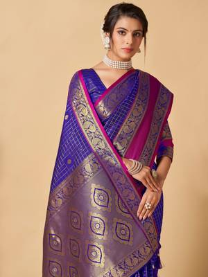 Charming soft kanjivaram silk blend Saree with rich golden zari weaves on pallu & border 3