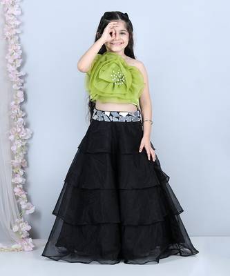 Black flower detailing lehenga set 2