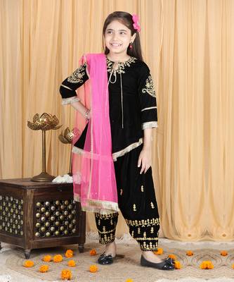 Black velvet kurta set 1