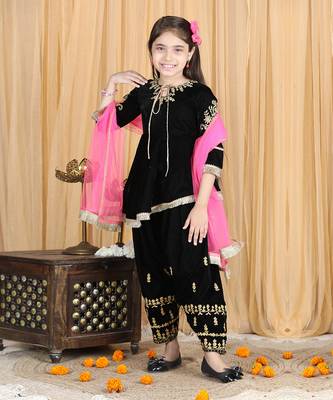Black velvet kurta set 2