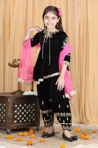 Black velvet kurta set