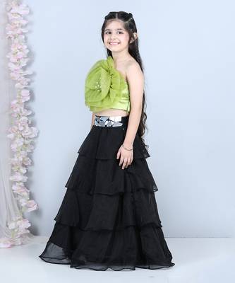 Black flower detailing lehenga set 3