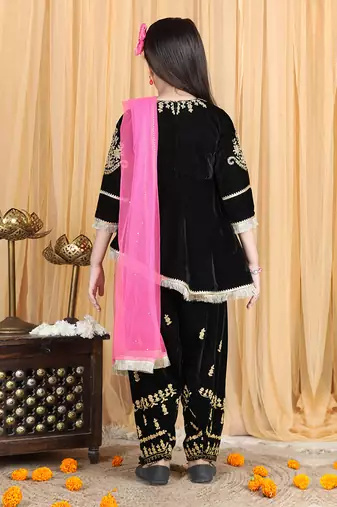 Black velvet kurta set