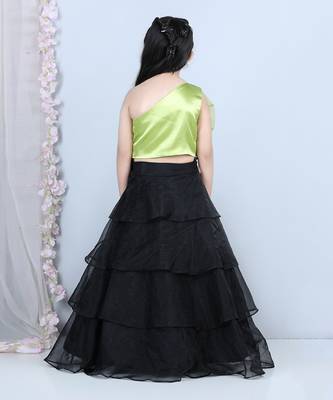 Black flower detailing lehenga set 5