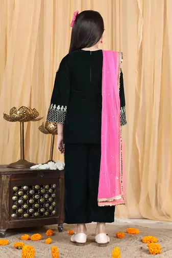 Black velvet embroidered kurta set