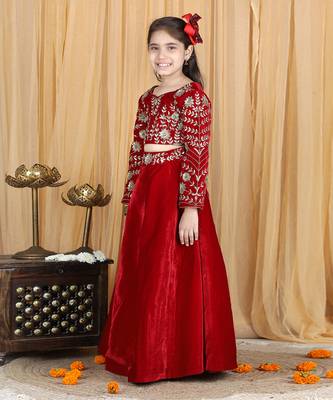 Maroon velvet lehenga set 3