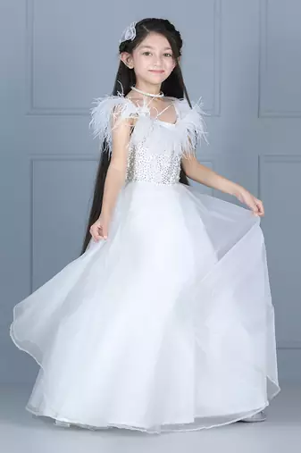 White furr detailing gown