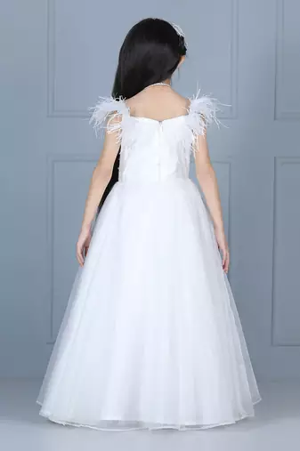 White furr detailing gown
