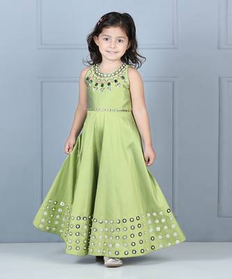 Green jumpsuit with work 1