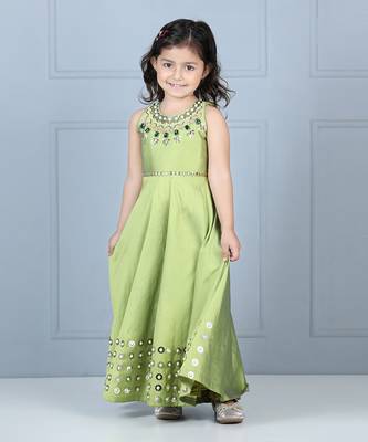 Green jumpsuit with work 3