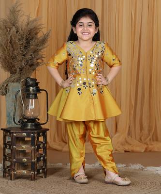 Mustard yellow kurta set 1