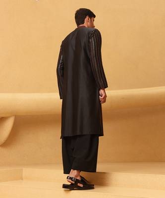 Black thor straight line kurta 2