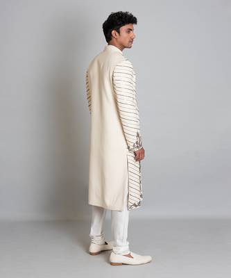 Off white matka silk sherwani 3