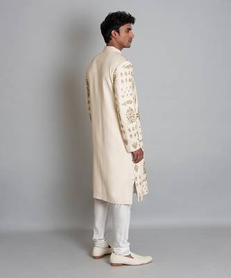 Off white hand embroidered sherwani 3