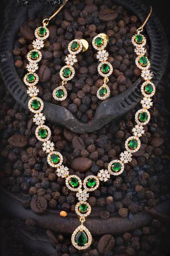 Green necklace-sets