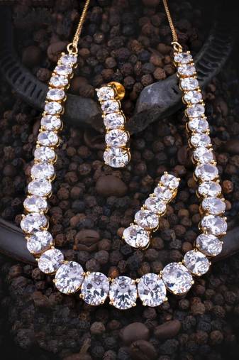White necklace-sets