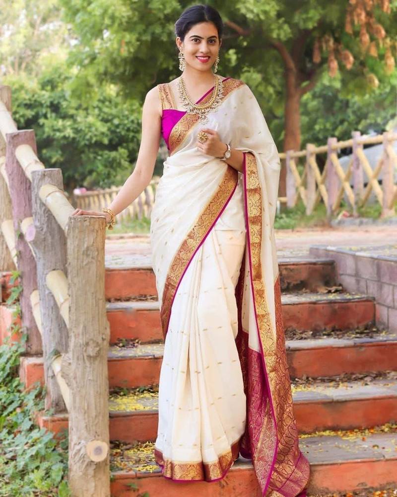 White Banarasi Silk Saree With Blouse Piece