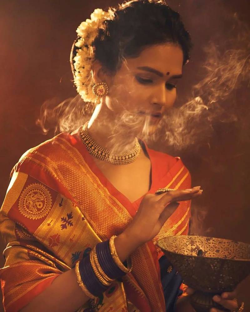 Purple Banarasi Silk Saree With Blouse Piece
