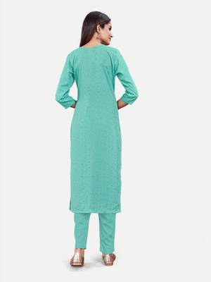 Women Firozi Embroidered Straight Kurta 4