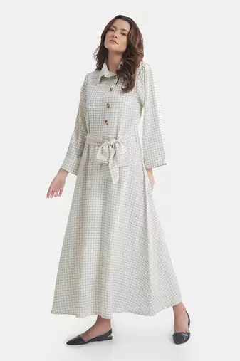 White sand amelia rosette buttoned dress