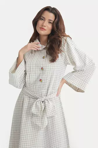 White sand amelia rosette buttoned dress
