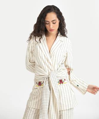 White sand odette wrap waist jacket set 4