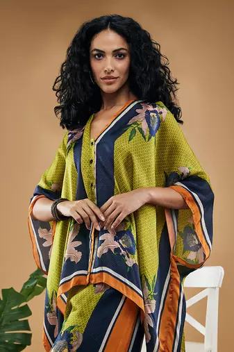 Green orchid bloom printed kimono shirt with pants