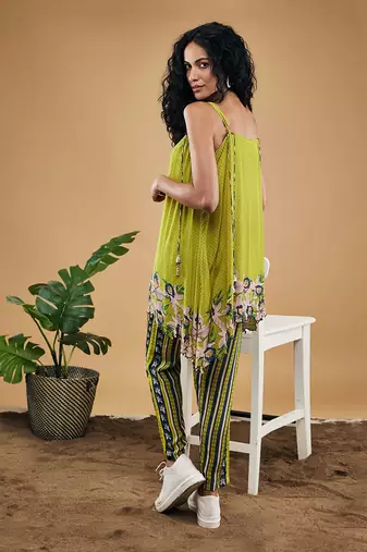 Green orchid bloom embellished top with pants