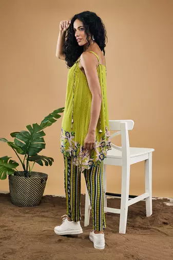 Green orchid bloom embellished top with pants
