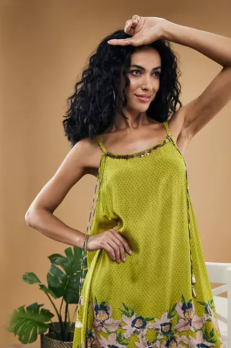 Green orchid bloom embellished top with pants