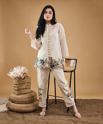 Off white orchid bloom applique top with pants 3