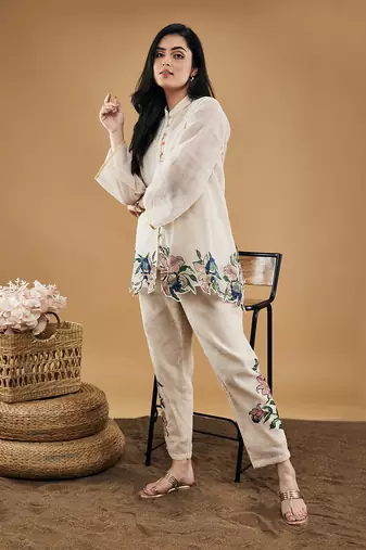 Off white orchid bloom applique top with pants