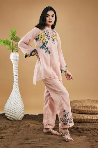 Peach zinnia applique high low shirt with pants