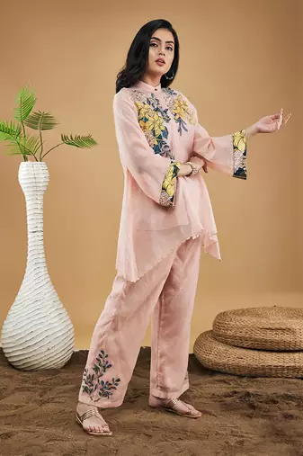 Peach zinnia applique high low shirt with pants