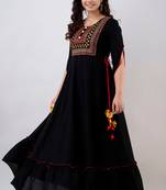 Women's Embroidered Anarkali kurta in Black