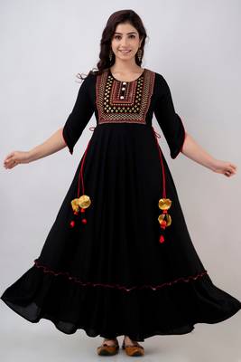 Women's Embroidered Anarkali kurta in Black 4