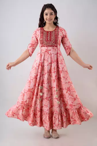 Women's Embroidered Anarkali kurta in Pink