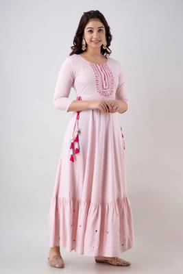 ftDiva Women's Embroidered Anarkali kurta in Pink 3