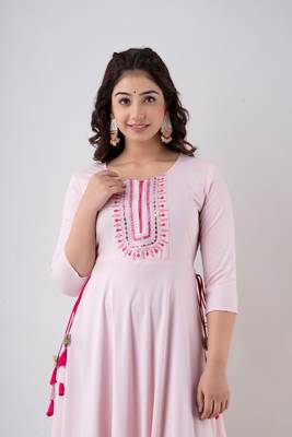 ftDiva Women's Embroidered Anarkali kurta in Pink 4