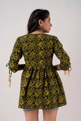 Women's Cotton Printed Tunic in Green 2