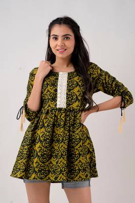 Women's Cotton Printed Tunic in Green 3