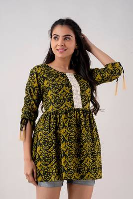 Women's Cotton Printed Tunic in Green 4