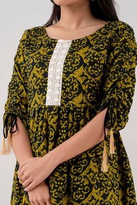 Women's Cotton Printed Tunic in Green 5