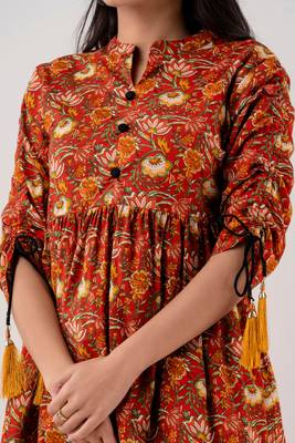 Women's Cotton Floral Printed Tunic in Red 5