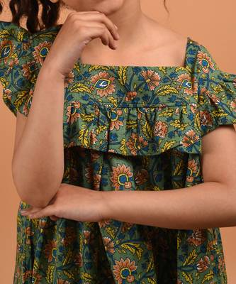Green jungle midi dress 5