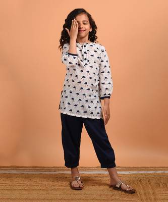 White flamingo suit set 1