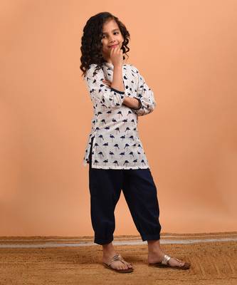 White flamingo suit set 2